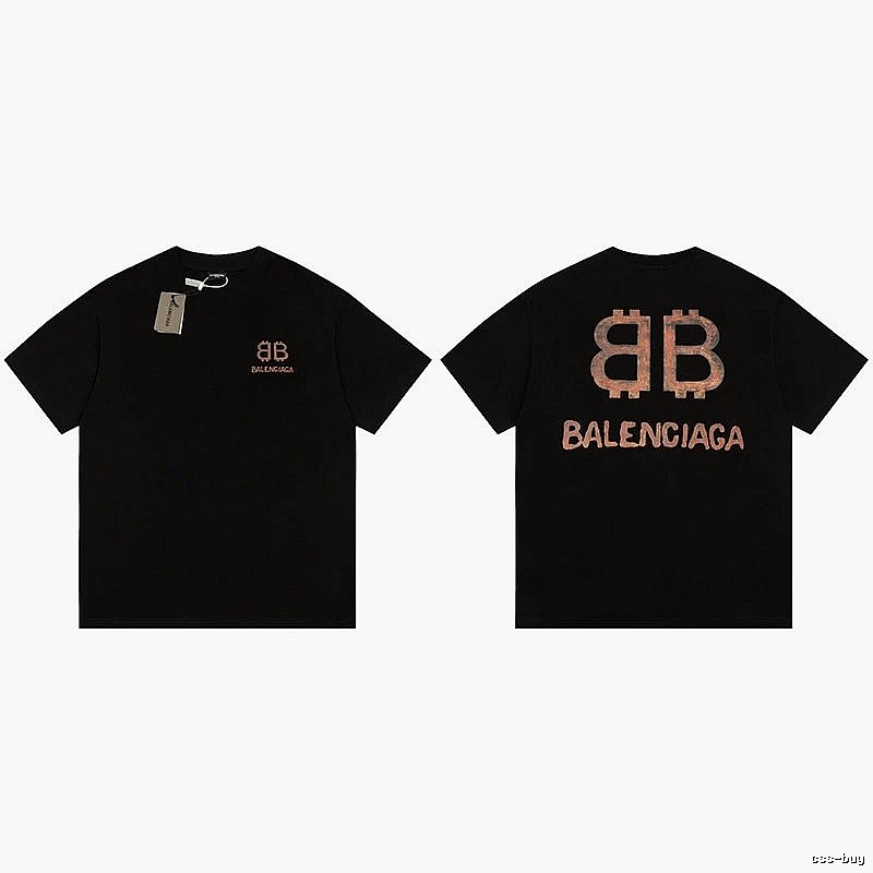 Balenciaga's trendy and cool black T-shirt.