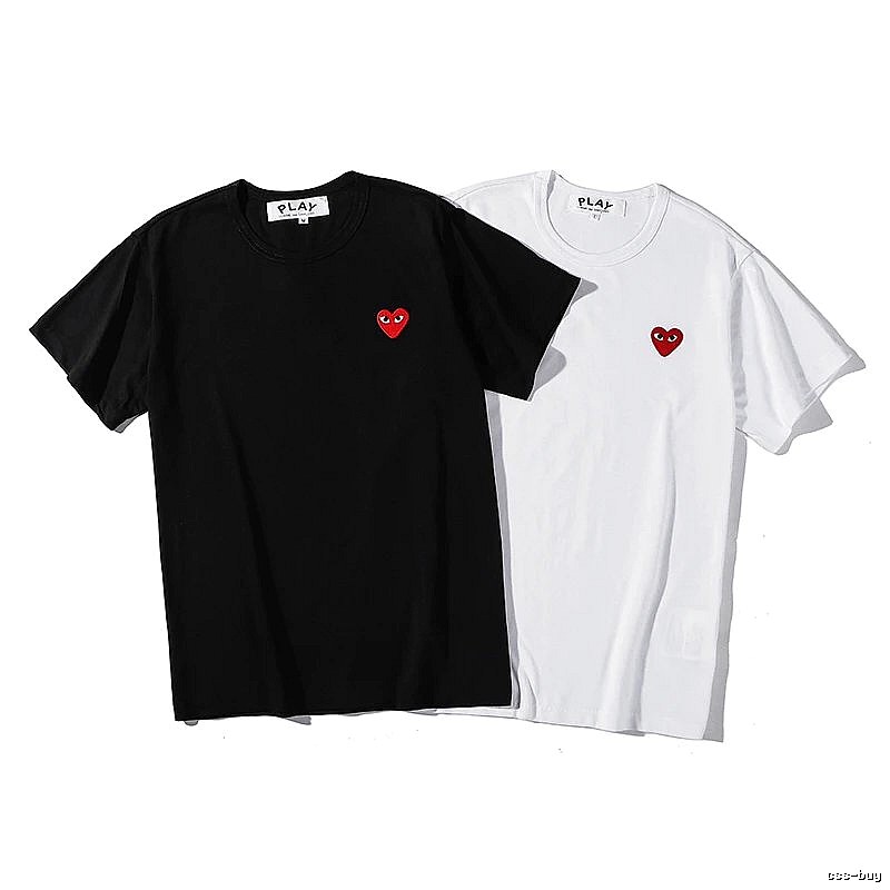 Comme des Garcons PLAY Summer Tee Styling Heart Logo T-Shirt Streetwear Look