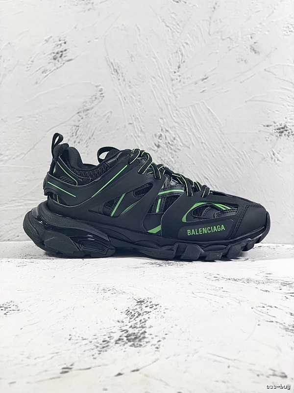 Dark Green Runner Balenciaga Dark Green Sneaker for Photo Ready Styling