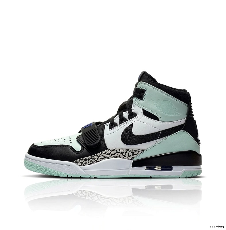Jordan retro style white, black and green sports shoes