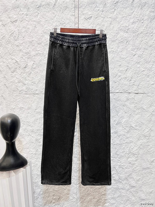 Minimal Cut And Understated Everyday Finish Straight Pants in Black