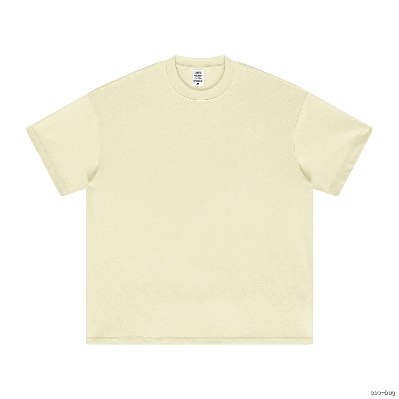 Patterned Plain white T-shirt Minimal White Short with Polished Detail