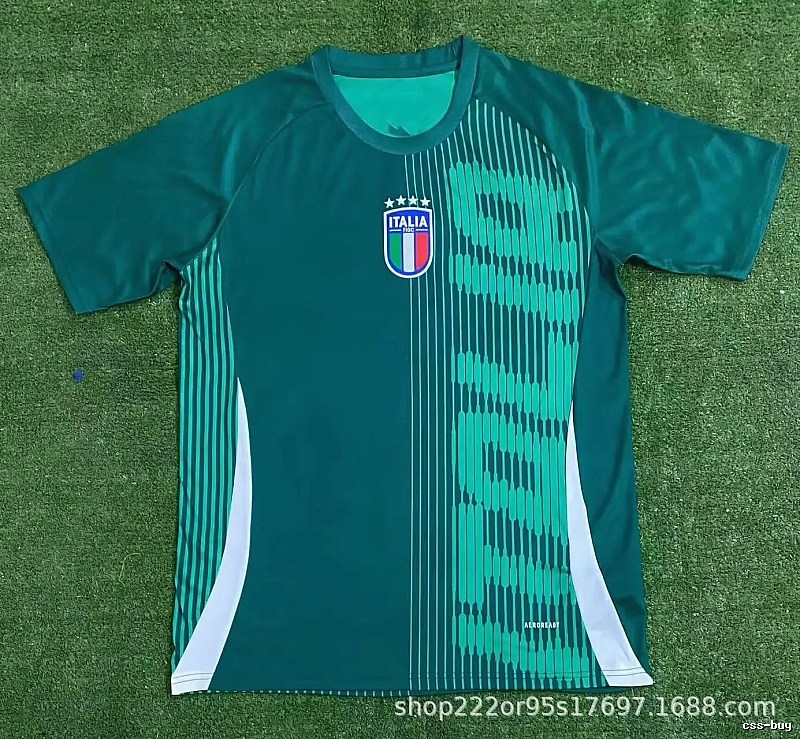 Real Madrid Training-Kit Look Dragon Soccer Jersey Bold Graphic