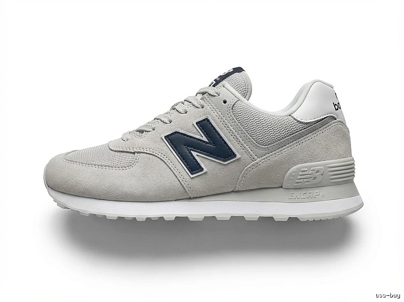 Retro-style grey sports shoes of New Balance