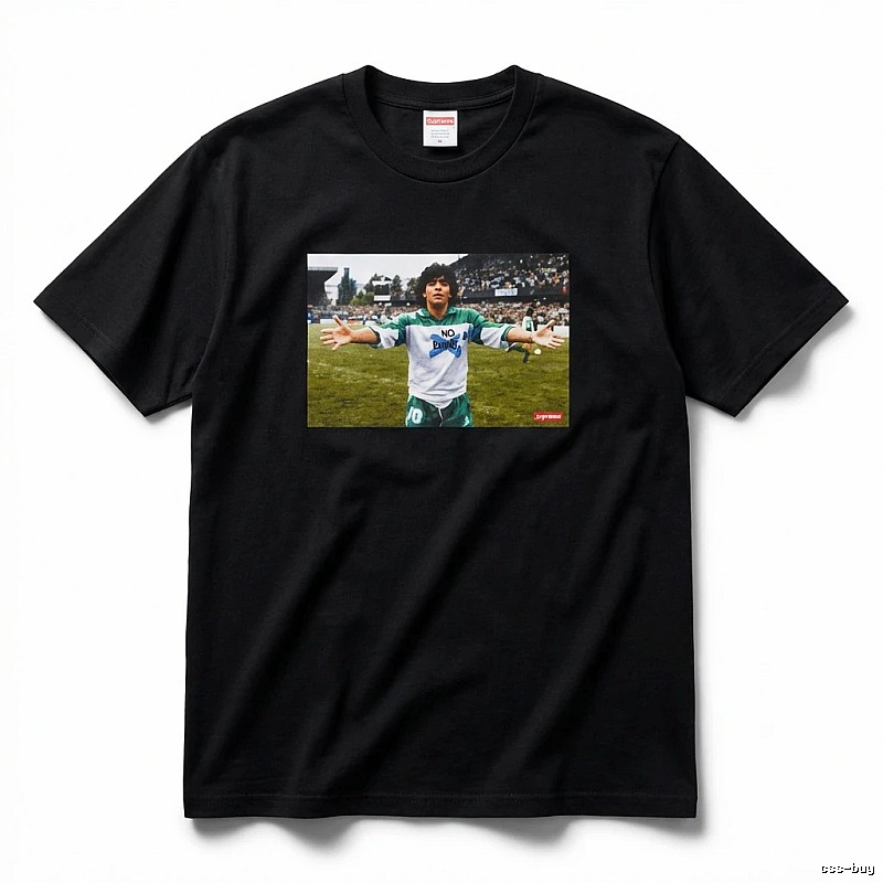 Supreme Maradona-style black T-shirt