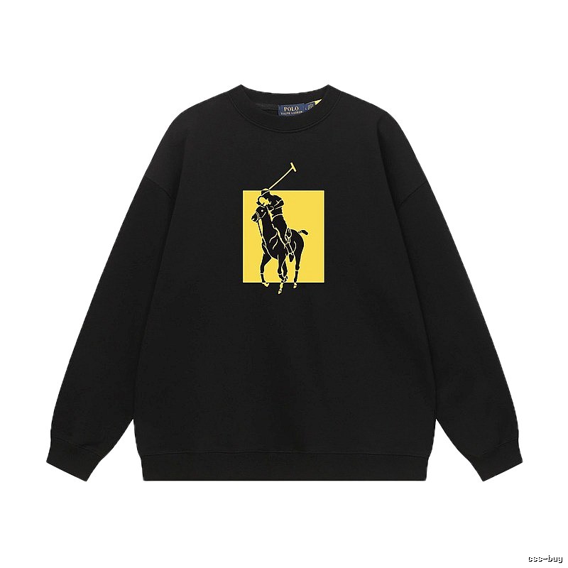 The classic black sweatshirt of Ralph Lauren.