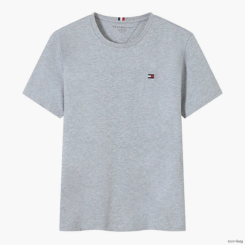 Tommy Hilfiger Gray Logo T-Shirt Streetwear Look