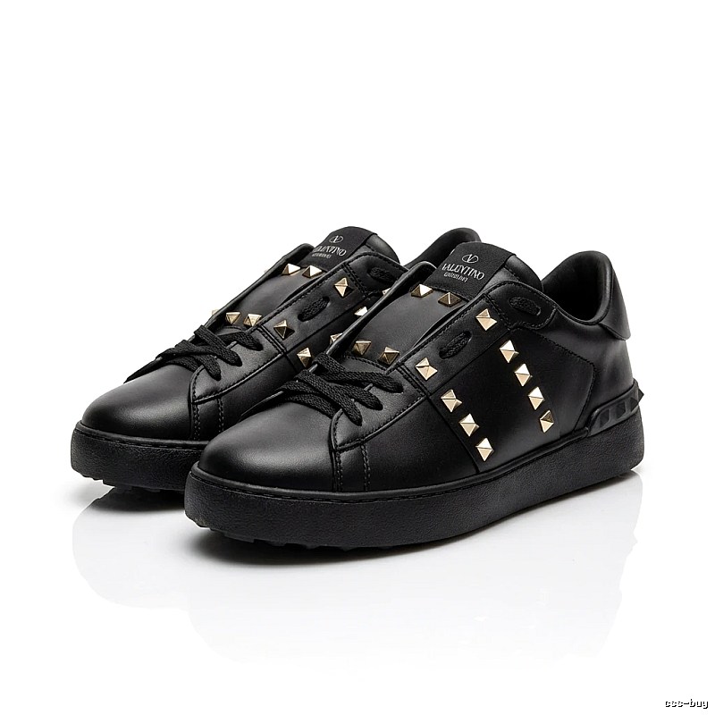 Valentino rivet trend black shoes