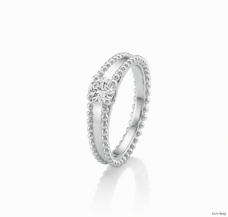 Van Cleef & Arpels diamond minimalist style ring